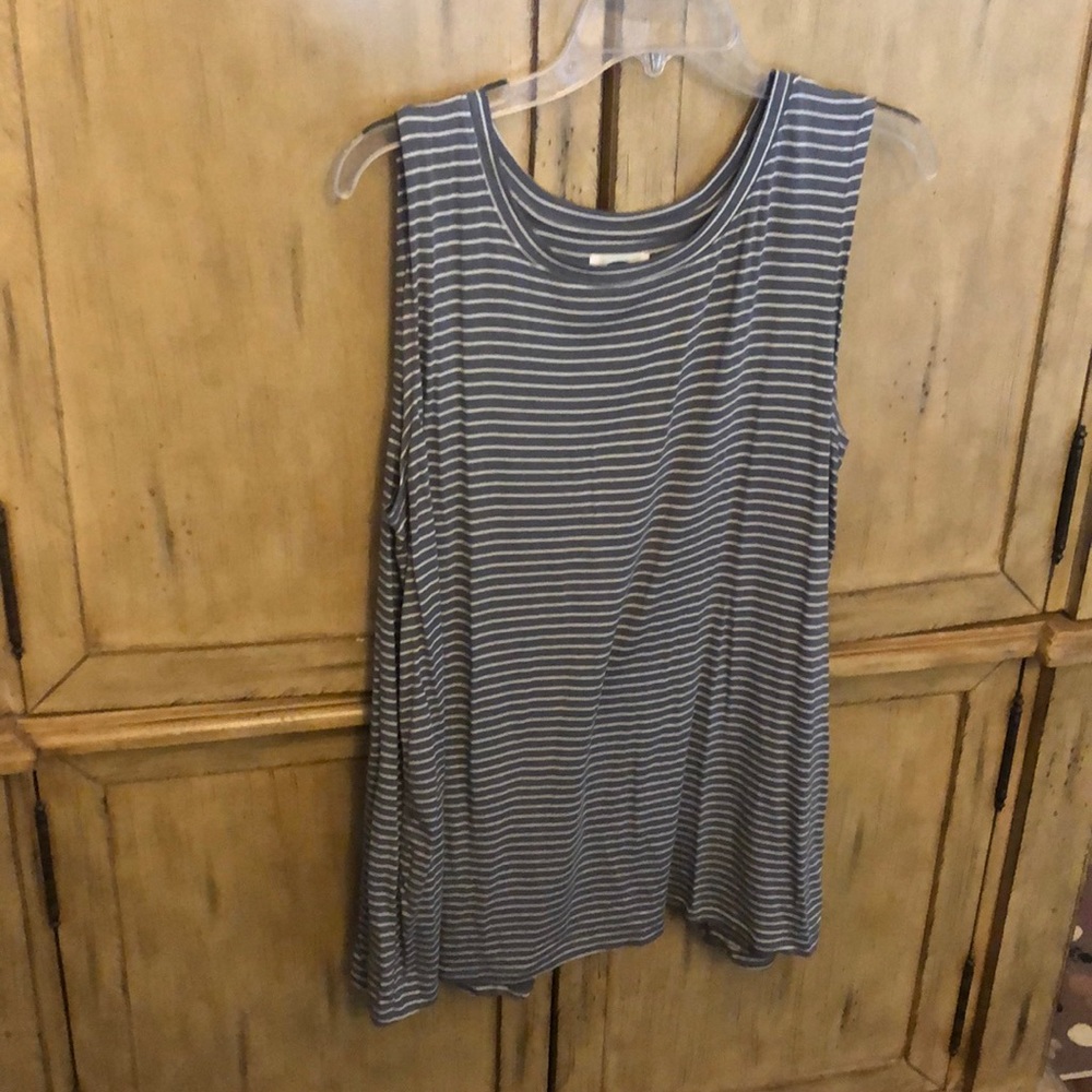 Old navy striped split back top